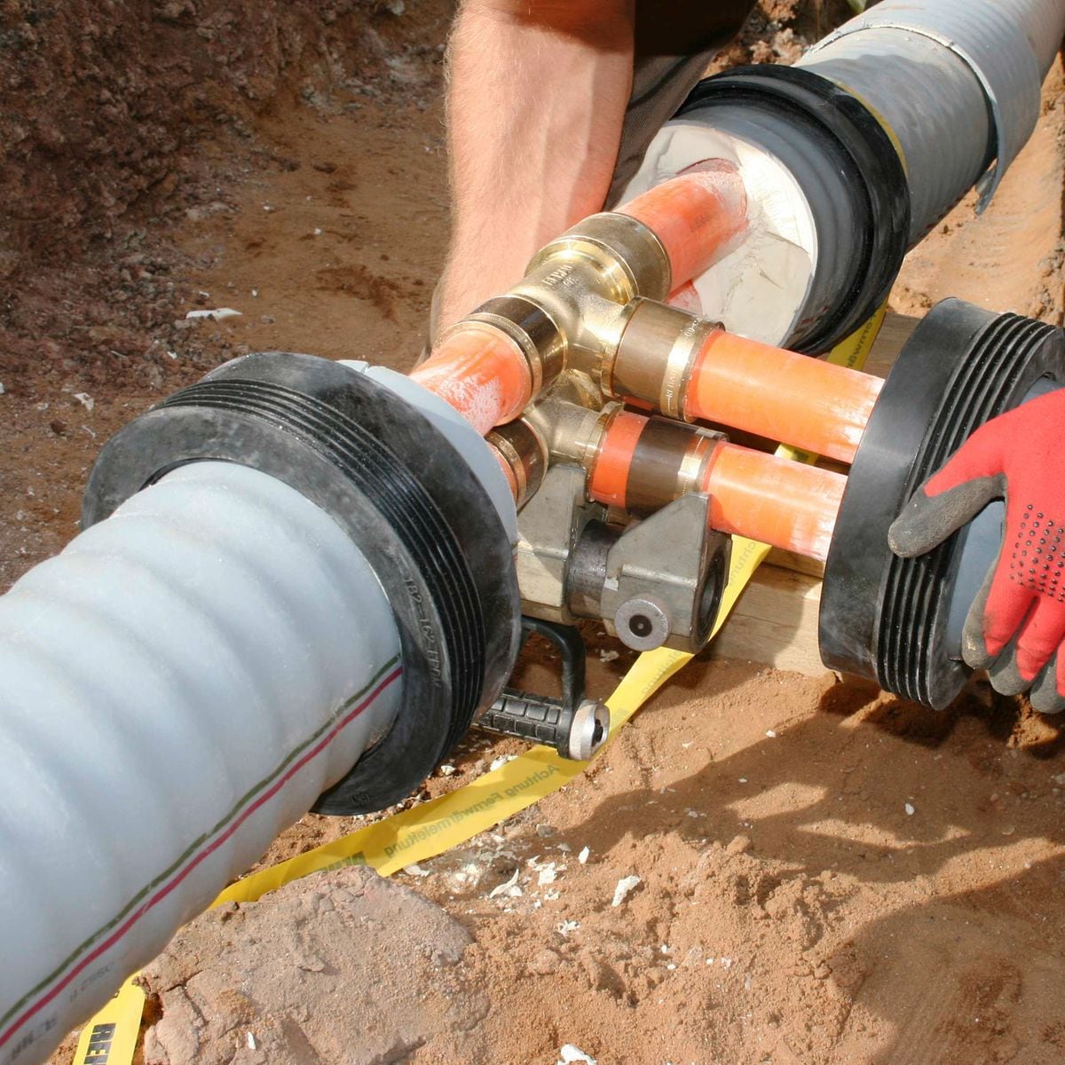 Nahwärme | Systeme für das Nahwärmenetz von REHAU